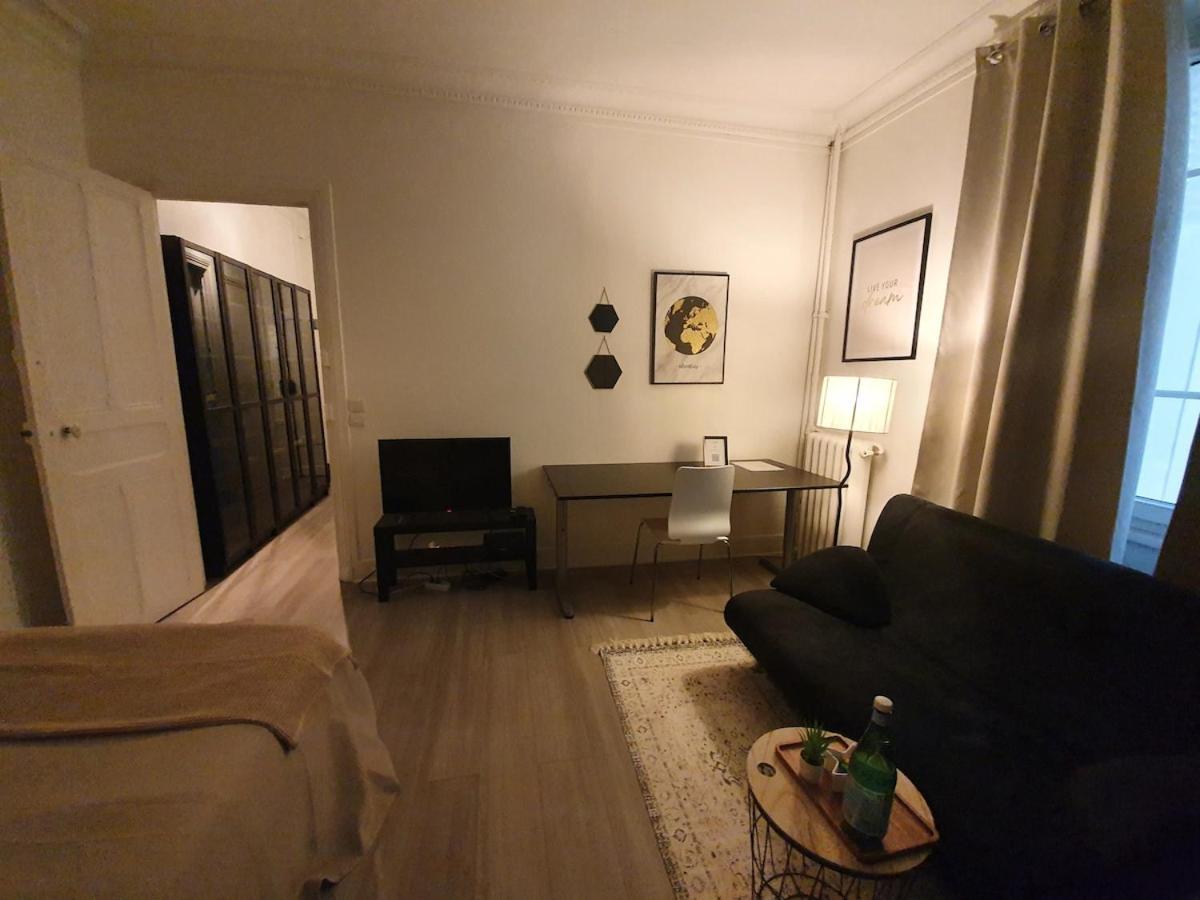 Modern And Cozy 2 Minutes From Porte D'orleans Appartement Parijs
