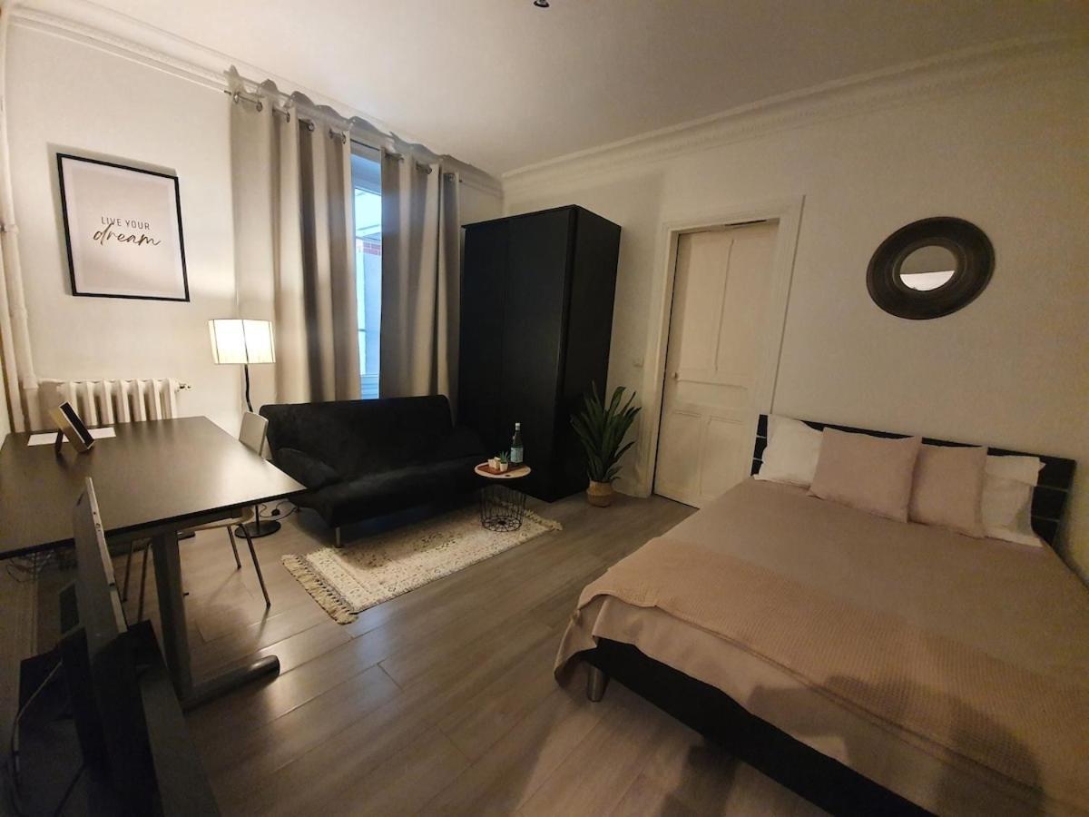 Modern And Cozy 2 Minutes From Porte D'orleans Parijs